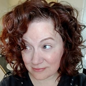 Meet your posher, Leah